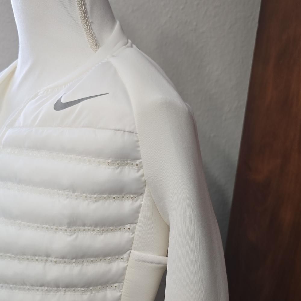 Nike Golf  Women's White Puffer Jacket - Picture 14 of 16